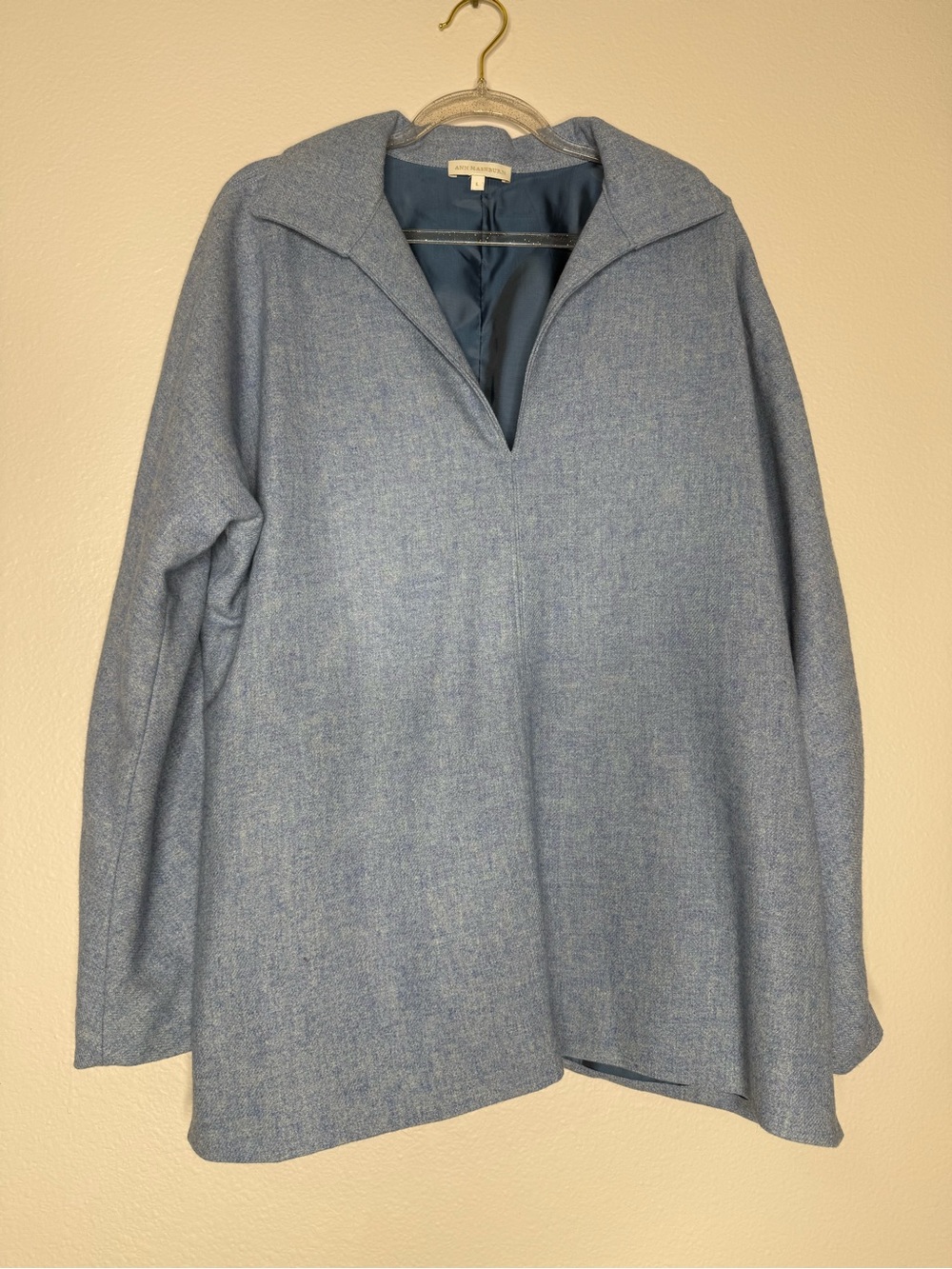 ANN MASHBURN Wool Blend Blue Pullover Top with Notch V Collar Lg